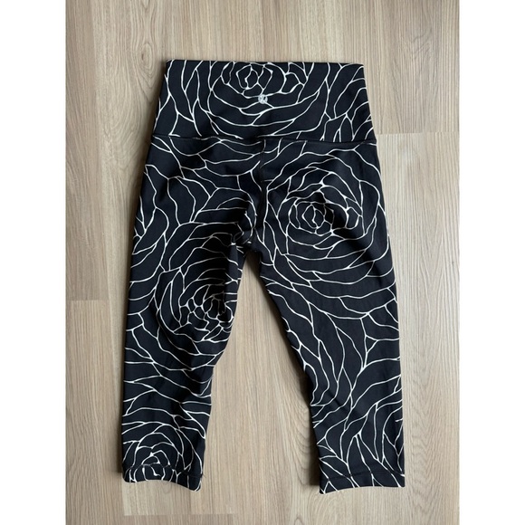 lululemon athletica Pants - LULULEMON Black + White Floral Capri Leggings